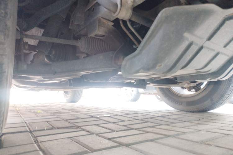 Used Haval H5 Classic 2011 Zhizun Edition 2.4L Four-Wheel Drive Deluxe Differential Version Chassis Front Right