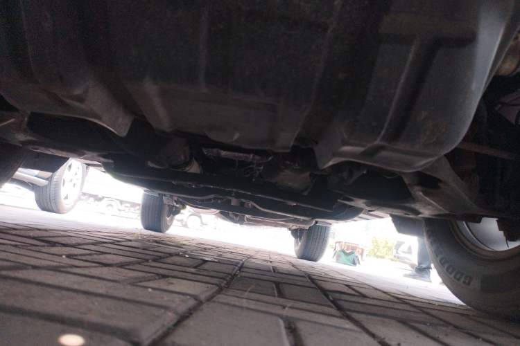 Used Haval H5 Classic 2011 Zhizun Edition 2.4L Four-Wheel Drive Deluxe Differential Version Chassis Front