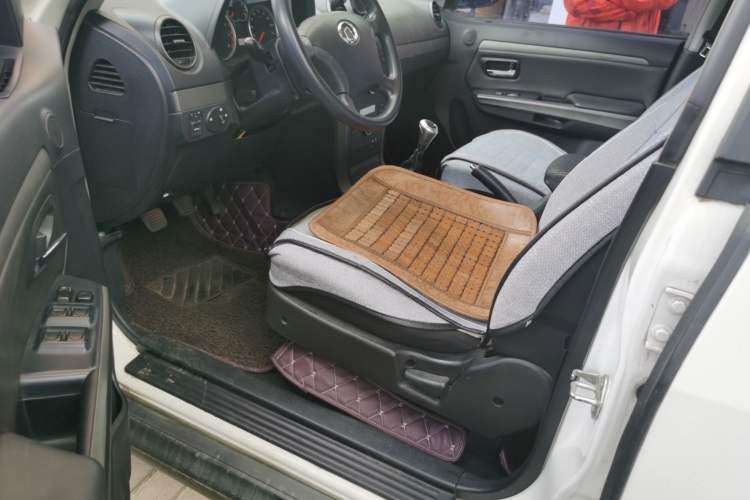 Used Haval H5 Classic 2011 Zhizun Edition 2.0L Two-Wheel Drive Elite Model Driver Seat