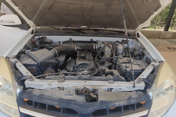 Used Haval H5 Classic 2011 Zhizun Edition 2.4L Four-Wheel Drive Deluxe Differential Version Engine Bay