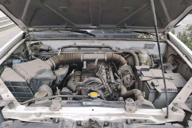 Used Haval H5 Classic 2011 Zhizun Edition 2.0L Two-Wheel Drive Elite Model Engine Bay