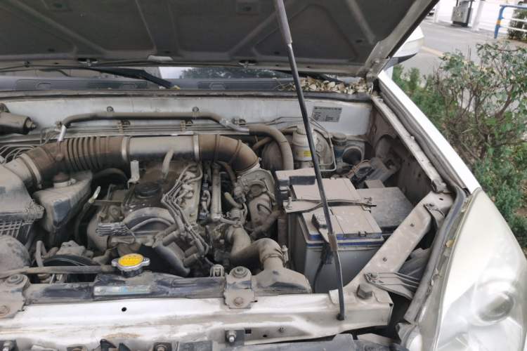 Used Haval H5 Classic 2011 Zhizun Edition 2.0L Two-Wheel Drive Elite Model Engine Bay Left