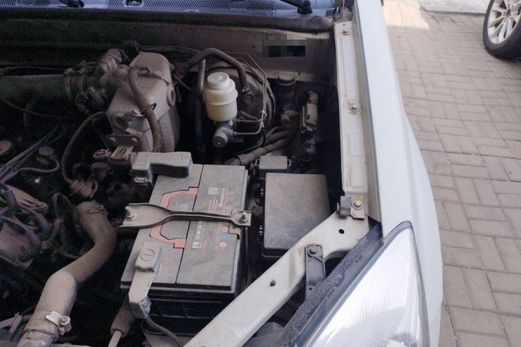 Used Haval H5 Classic 2011 Zhizun Edition 2.4L Four-Wheel Drive Deluxe Differential Version Engine Bay Left