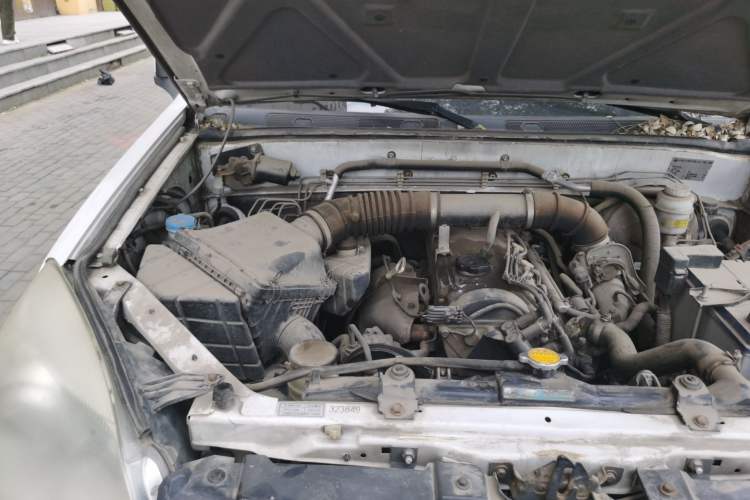Used Haval H5 Classic 2011 Zhizun Edition 2.0L Two-Wheel Drive Elite Model Engine Bay Right