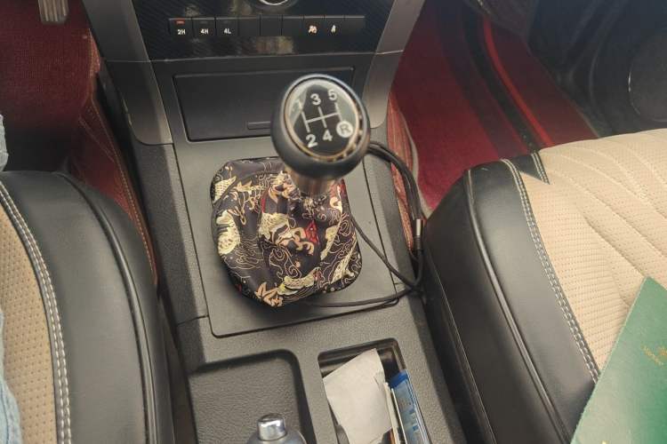 Used Haval H5 Classic 2011 Zhizun Edition 2.4L Four-Wheel Drive Deluxe Differential Version Gear Lever