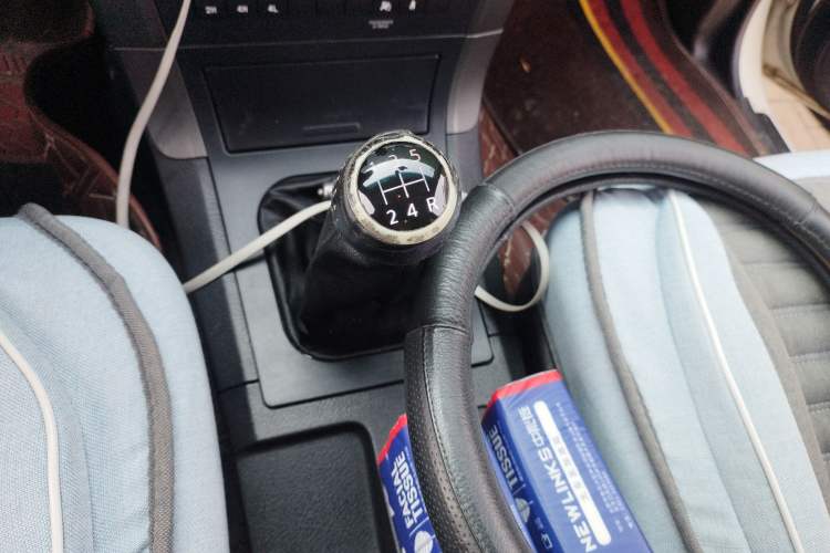 Used Haval H5 Classic 2011 Zhizun Edition 2.4L Four-Wheel Drive Deluxe Differential Version Gear Lever