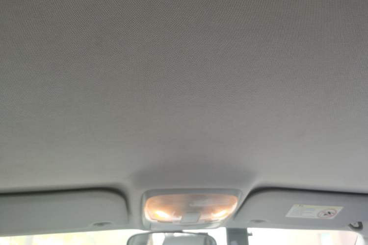 Used Haval H5 Classic 2011 Zhizun Edition 2.0L Two-Wheel Drive Elite Model Headliner