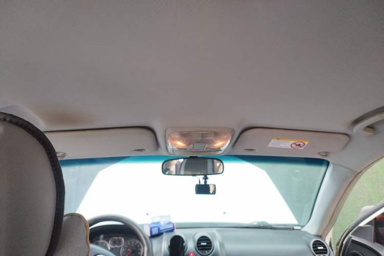 Used Haval H5 Classic 2011 Zhizun Edition 2.4L Four-Wheel Drive Deluxe Differential Version Headliner