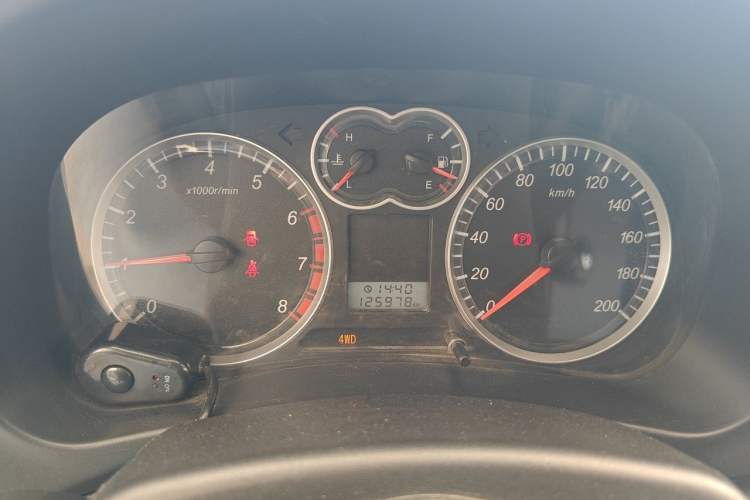 Used Haval H5 Classic 2011 Zhizun Edition 2.4L Four-Wheel Drive Deluxe Differential Version Instrument Cluster
