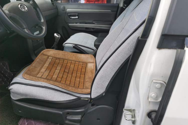 Used Haval H5 Classic 2011 Zhizun Edition 2.0L Two-Wheel Drive Elite Model Left Front Seat