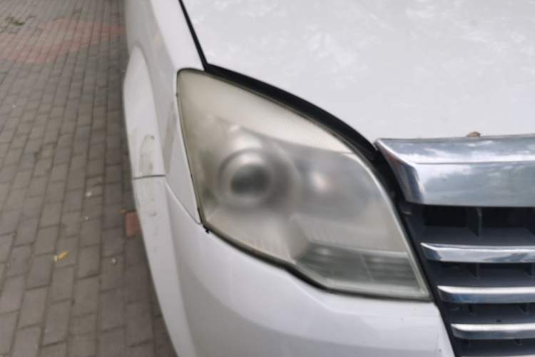 Used Haval H5 Classic 2011 Zhizun Edition 2.0L Two-Wheel Drive Elite Model Right Front Headlight