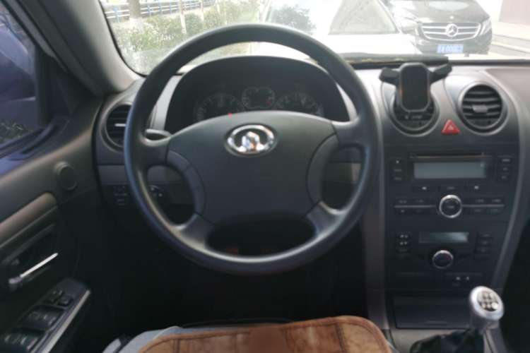 Used Haval H5 Classic 2011 Zhizun Edition 2.0L Two-Wheel Drive Elite Model Steering Wheel
