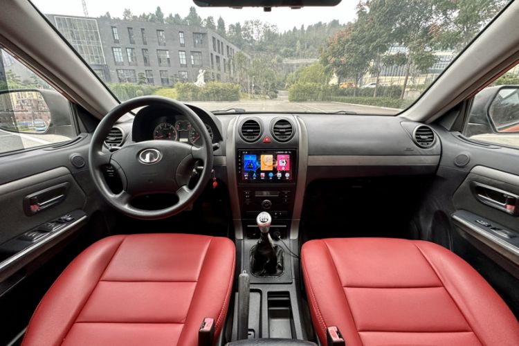 Used Haval H5 Classic 2011 Zhizun Edition 2.0L Two-Wheel Drive Luxury Model Interior 1