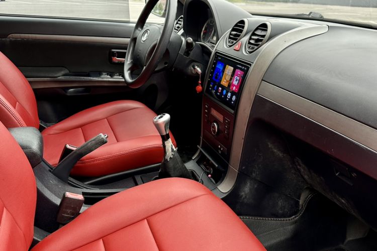 Used Haval H5 Classic 2011 Zhizun Edition 2.0L Two-Wheel Drive Luxury Model Interior 4