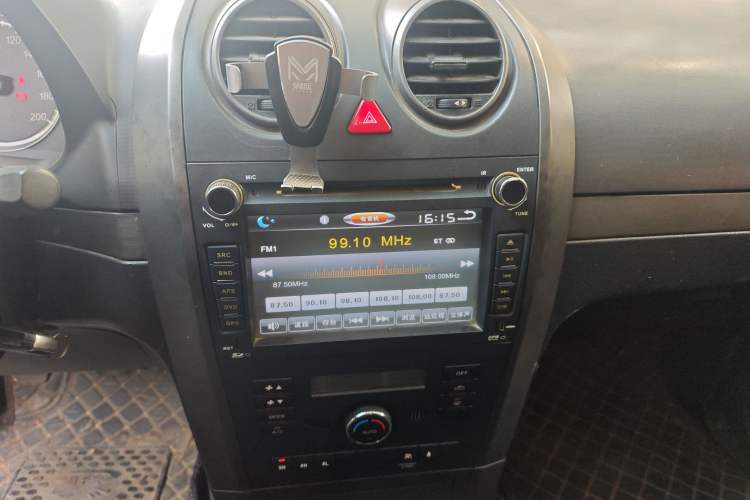 Used Haval H5 Classic 2012 ZhiZun Edition Green & Quiet 2.0T Manual 4x4 Comfort Model Audio And AC Panel