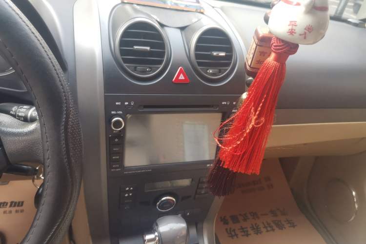 Used Haval H5 Classic 2012 European-style Version Green Silence 2.0T Automatic 2WD Luxury Model Audio And AC Panel