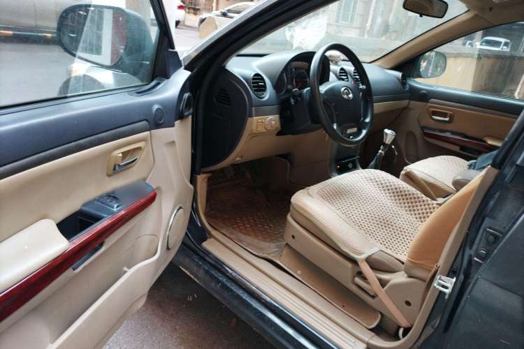 Used Haval H5 Classic 2012 European-style Edition 2.0L Two-Wheel Drive Luxury Model Driver Seat