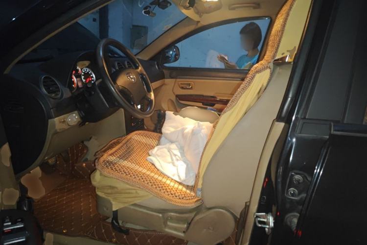 Used Haval H5 Classic 2012 European-style Model Green & Quiet 2.0T Manual 4x4 Comfort Version Driver Seat
