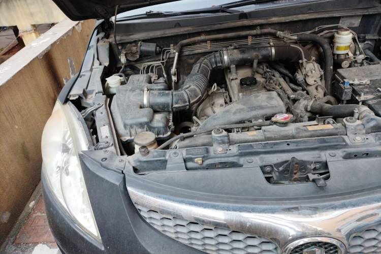 Used Haval H5 Classic 2012 European-style Edition 2.0L Two-Wheel Drive Luxury Model Engine Bay Right