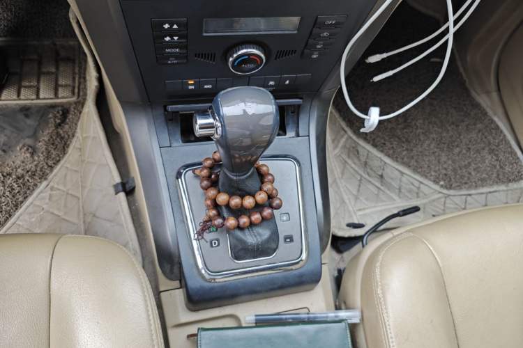Used Haval H5 Classic 2012 European-style Edition Green Silence 2.0T Automatic All-Wheel Drive Ultra-Luxury Model Gear Lever