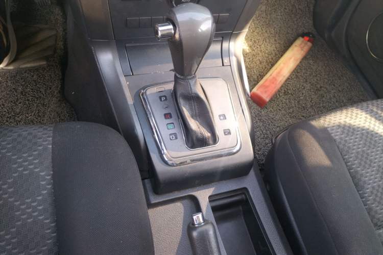 Used Haval H5 Classic 2012 ZhiZun Edition Green Silence 2.0T Automatic Two-Wheel Drive Comfortable Model Gear Lever
