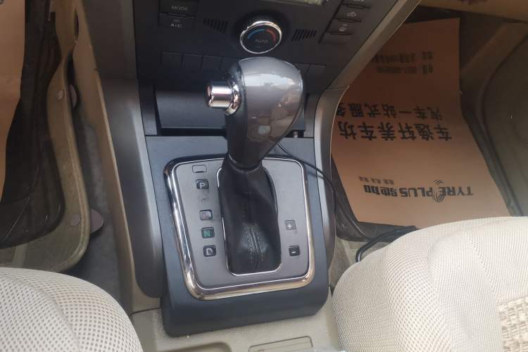 Used Haval H5 Classic 2012 European-style Version Green Silence 2.0T Automatic 2WD Luxury Model Gear Lever