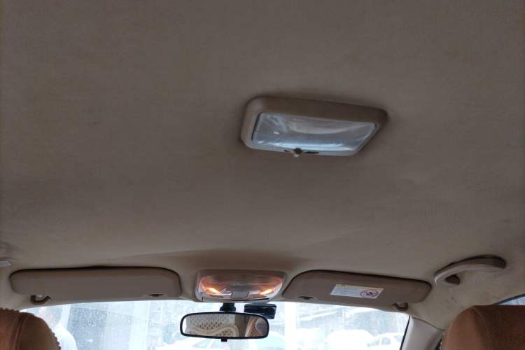 Used Haval H5 Classic 2012 European-style Edition 2.0L Two-Wheel Drive Luxury Model Headliner