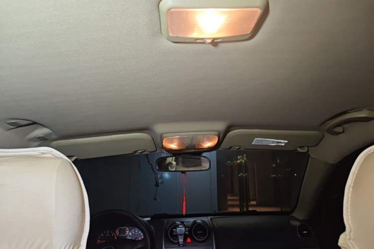 Used Haval H5 Classic 2012 European-style Version Green Silence 2.0T Automatic 2WD Comfort Model Headliner