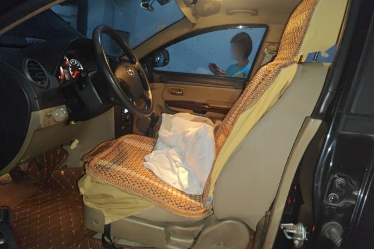 Used Haval H5 Classic 2012 European-style Model Green & Quiet 2.0T Manual 4x4 Comfort Version Left Front Seat