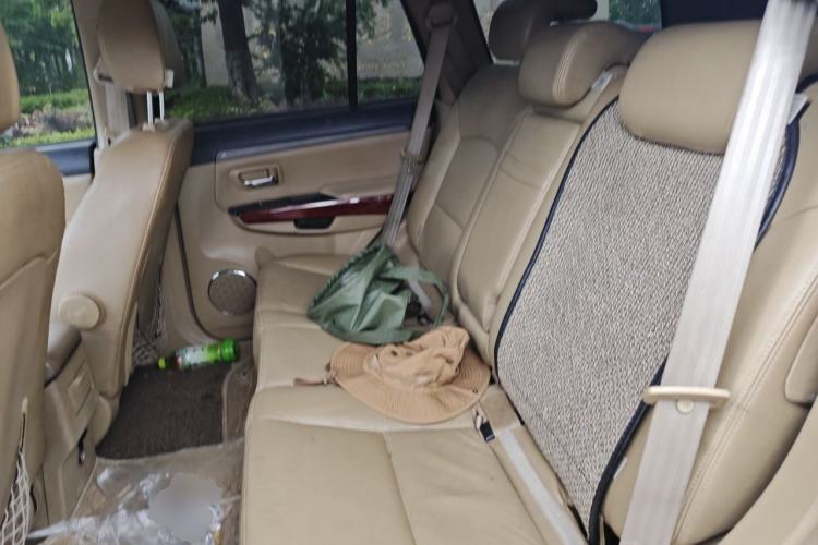Used Haval H5 Classic 2012 European-style Edition Green Silence 2.0T Automatic All-Wheel Drive Ultra-Luxury Model Left Rear Seat