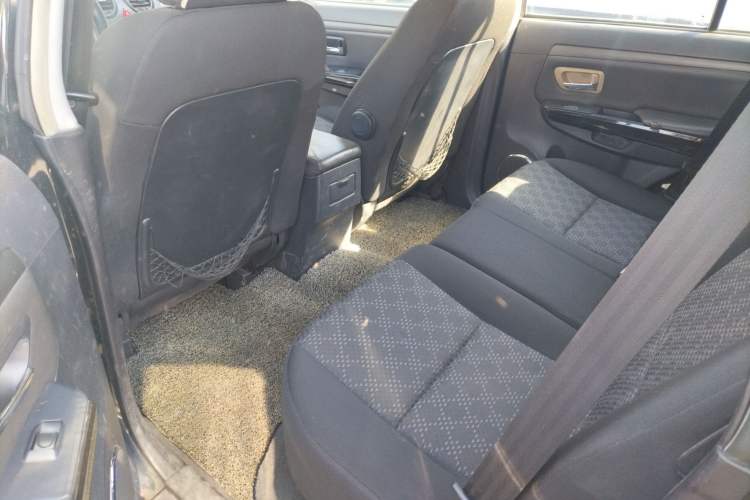 Used Haval H5 Classic 2012 ZhiZun Edition Green Silence 2.0T Automatic Two-Wheel Drive Comfortable Model Left Rear Seat