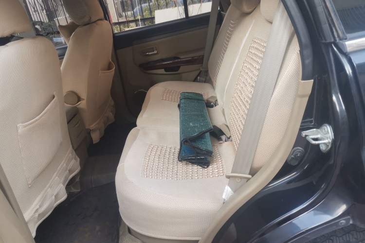 Used Haval H5 Classic 2012 European-style Version Green Silence 2.0T Automatic 2WD Luxury Model Left Rear Seat
