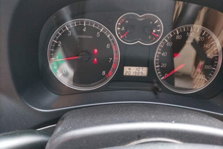 Used Haval H5 Classic 2012 European-style Edition 2.0L Two-Wheel Drive Luxury Model Odometer Close Up