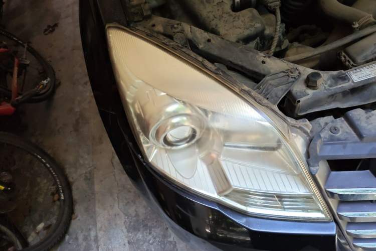 Used Haval H5 Classic 2012 European-style Version Green Silence 2.0T Automatic 2WD Comfort Model Right Front Headlight