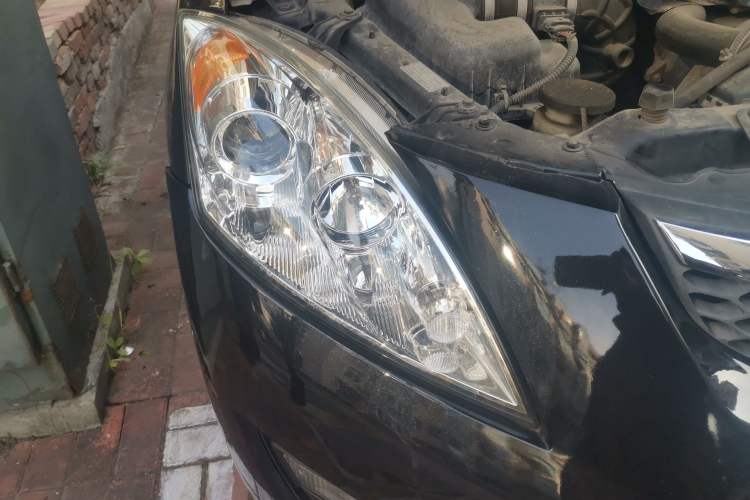 Used Haval H5 Classic 2012 European-style Version Green Silence 2.0T Automatic 2WD Luxury Model Right Front Headlight
