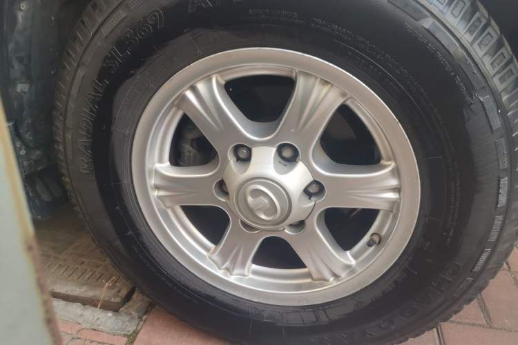 Used Haval H5 Classic 2012 European-style Version Green Silence 2.0T Automatic 2WD Luxury Model Right Front Wheel Hub