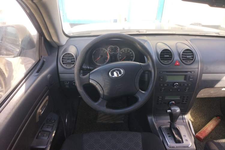 Used Haval H5 Classic 2012 ZhiZun Edition Green Silence 2.0T Automatic Two-Wheel Drive Comfortable Model Steering Wheel