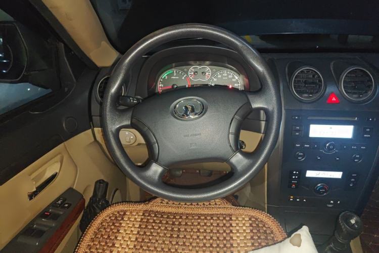 Used Haval H5 Classic 2012 European-style Model Green & Quiet 2.0T Manual 4x4 Comfort Version Steering Wheel