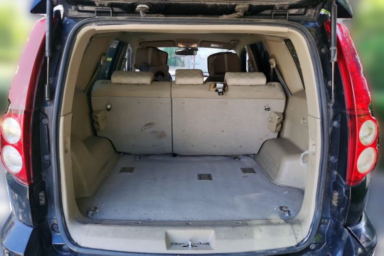 Used Haval H5 Classic 2012 European-style 2.0L Two-Wheel Drive Elite Model Trunk