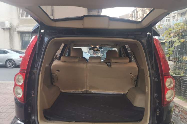 Used Haval H5 Classic 2012 European-style Version Green Silence 2.0T Automatic 2WD Luxury Model Trunk