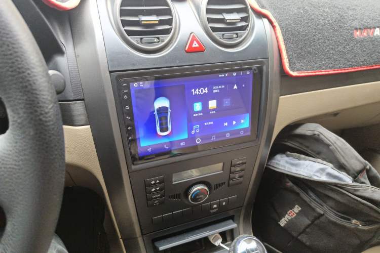 Used Haval H5 Classic 2012 European-style Version Green Quiet 2.0T Manual Two-Wheel Drive Comfort Model Audio And AC Panel