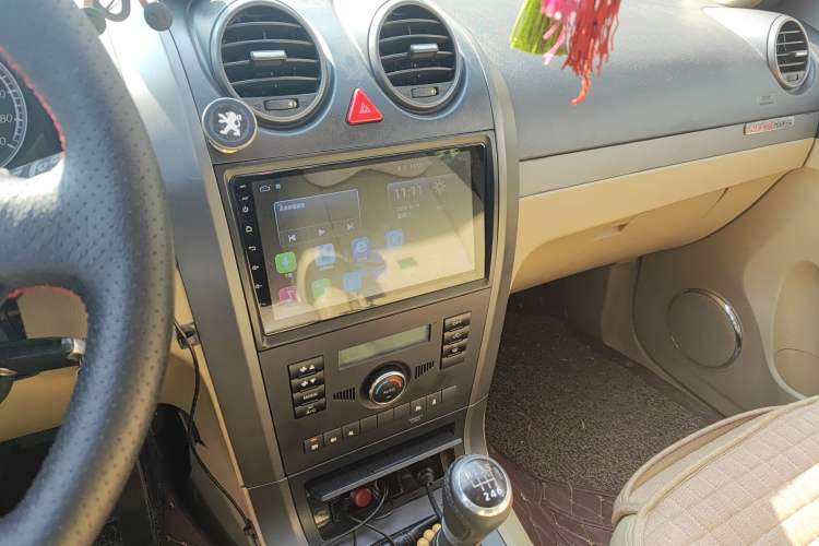 Used Haval H5 Classic 2012 European-style Model Green & Quiet 2.0T Manual 4x4 Comfort Version Audio And AC Panel
