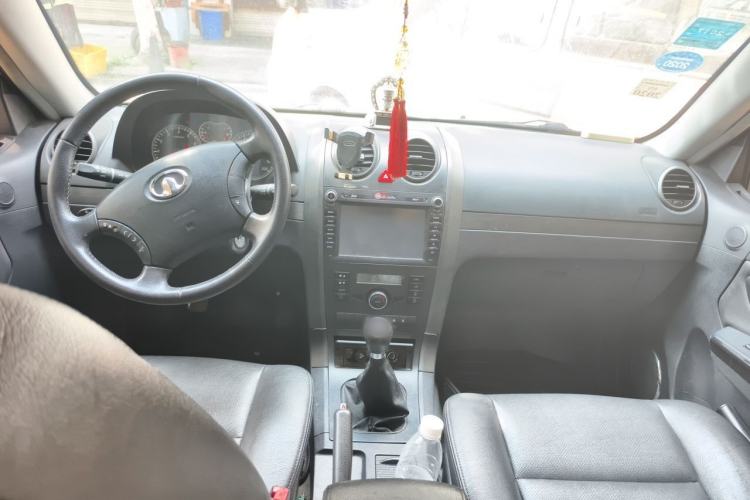 Used Haval H5 Classic 2012 Zhizun Edition 2.0L Two-Wheel Drive Navigation Model Center Console