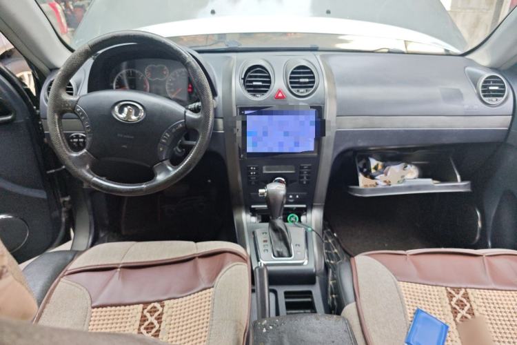 Used Haval H5 Classic 2012 ZhiZun Edition Green & Quiet 2.0T Automatic Two-Wheel Drive Luxury Model Center Console