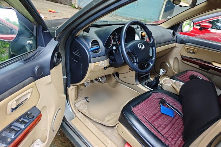 Used Haval H5 Classic 2012 European-style Edition 2.0L Two-Wheel Drive Luxury Model Driver Seat