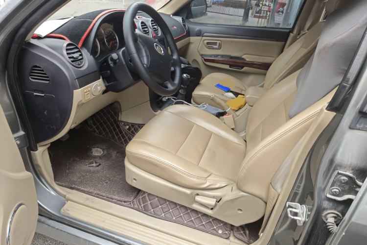 Used Haval H5 Classic 2012 European-style Version Green Quiet 2.0T Manual Two-Wheel Drive Comfort Model Driver Seat