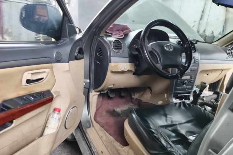 Used Haval H5 Classic 2012 European-style Version Green Quiet 2.0T Manual Two-Wheel Drive Comfort Model Driver Seat