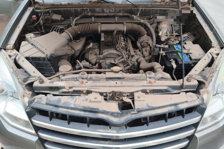Used Haval H5 Classic 2012 Zhizun Edition 2.0L Four-Wheel Drive Luxury Model Engine Bay