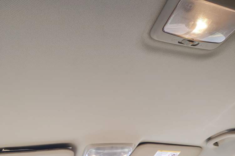 Used Haval H5 Classic 2012 European-style Model Green & Quiet 2.0T Manual 4x4 Comfort Version Headliner