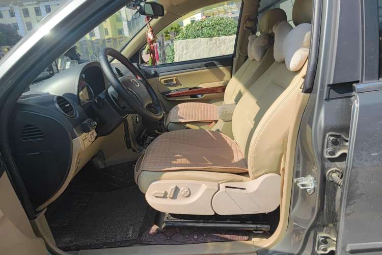 Used Haval H5 Classic 2012 European-style Model Green & Quiet 2.0T Manual 4x4 Comfort Version Left Front Seat